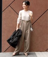 ベージュ