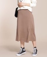 ベージュ