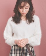オフホワイト
