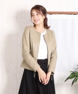 ベージュ