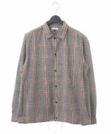ベージュ