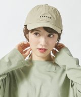 ベージュ
