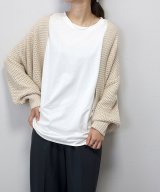 オフホワイト
