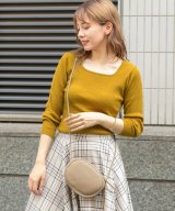 イエロー