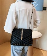 ブラック