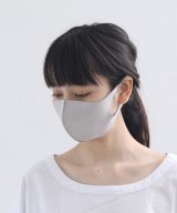 グレー