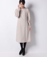 ベージュ