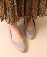 ベージュ