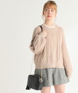 ベージュ