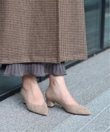 ベージュ