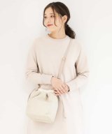 アイボリー