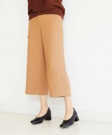 ベージュ