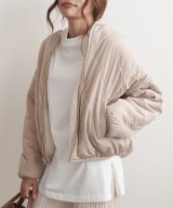 ライトベージュ