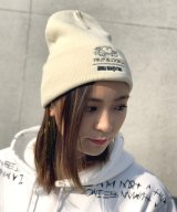 オフホワイト