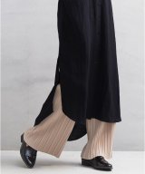 ベージュ