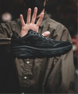 ブラック