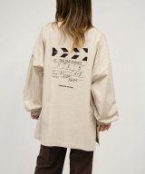 ベージュ