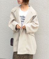 ライトグレー