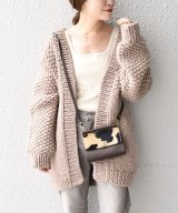 ベージュ