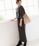 チャコールグレー
