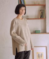 ベージュ