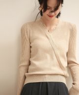 ベージュ