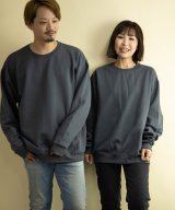 チャコールグレー