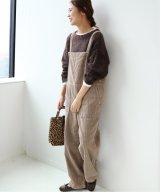 ベージュ