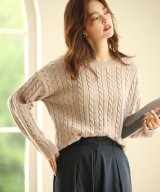 ベージュ