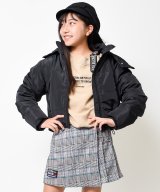 ブラック