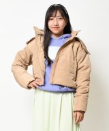 ベージュ