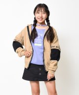 ベージュ