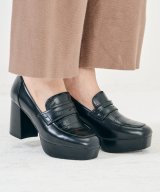 ブラック