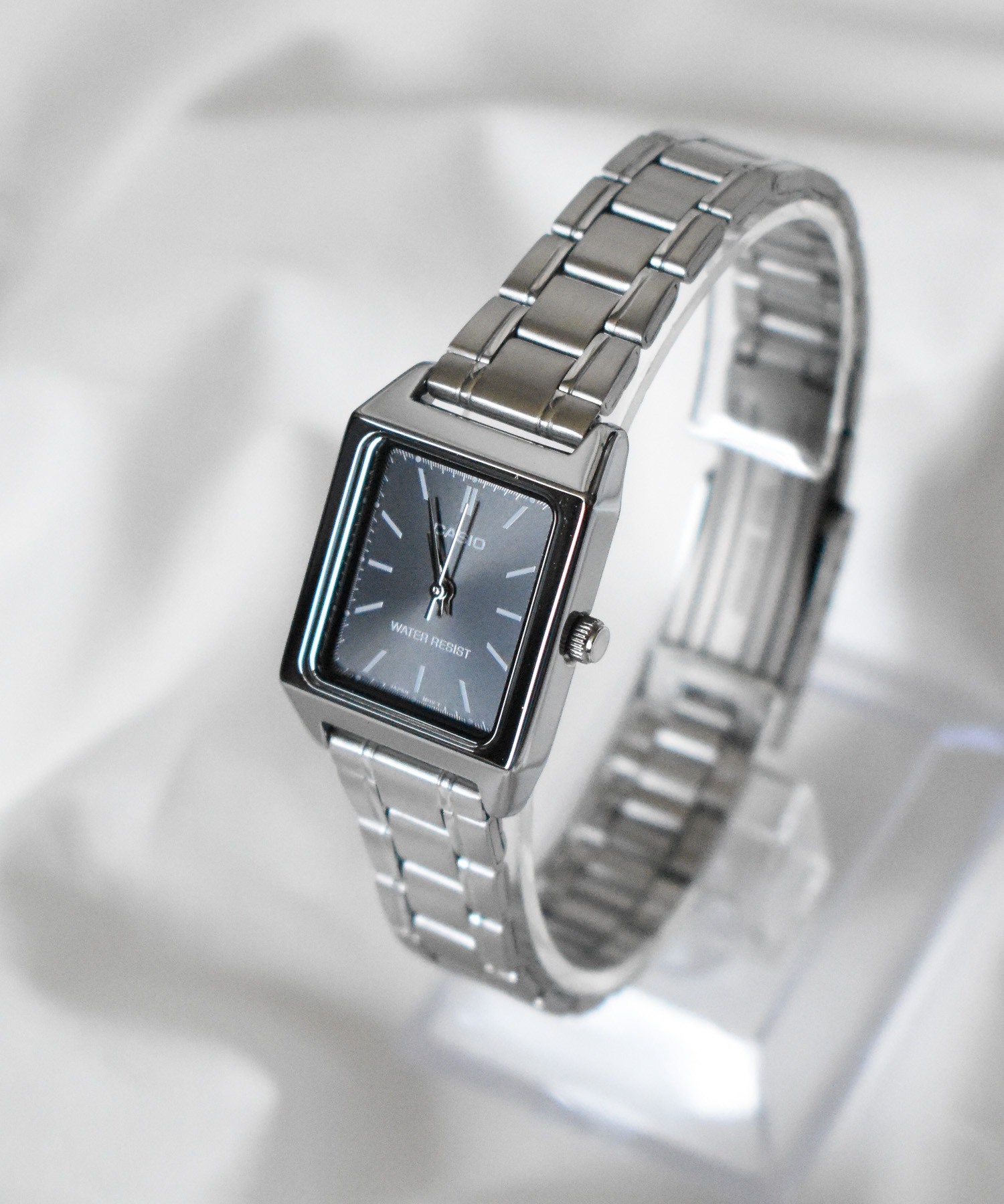 【60】【CASIO（カシオ）】クラシックメタルスクエア CASIO 腕時計 「60」「CASIO（カシオ）」クラシックメタル