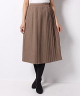 ベージュ