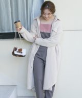 オフホワイト