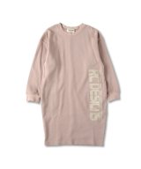 ピンク