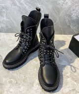 ブラック