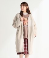 ベージュ