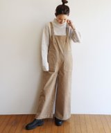 ベージュ