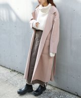 ピンクベージュ