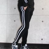 ブラック