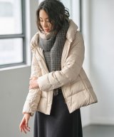 ベージュ