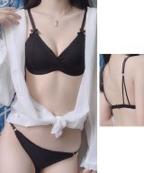 ブラック