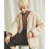 ライトベージュ