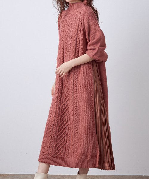 アシンメトリープリーツサテンケーブルワンピース ビス Vis D Fashion アシンメトリープリーツサテンケーブルワンピース ビス Vis D Fashion