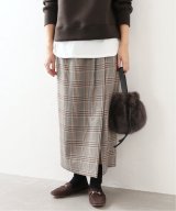 ベージュ