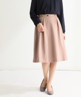 ベージュ