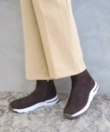 ダークブラウン