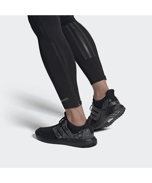 商品追加値下げ在庫復活 アディダス ウルトラブーストDNA パイソン 27.5 値下げ!adidas ウルトラブースト 27.5